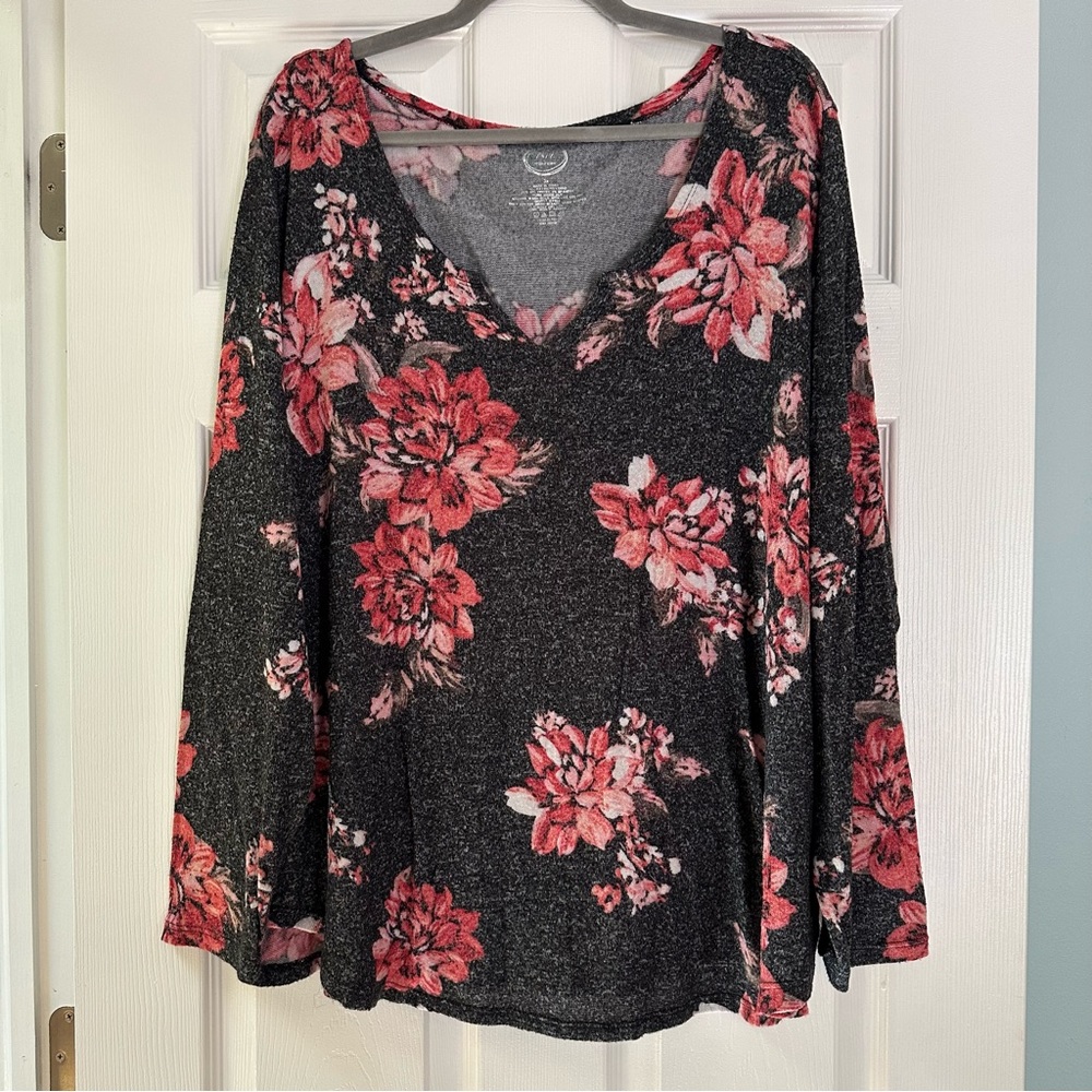 3X charcoal grey sweater with pink florals, split neck